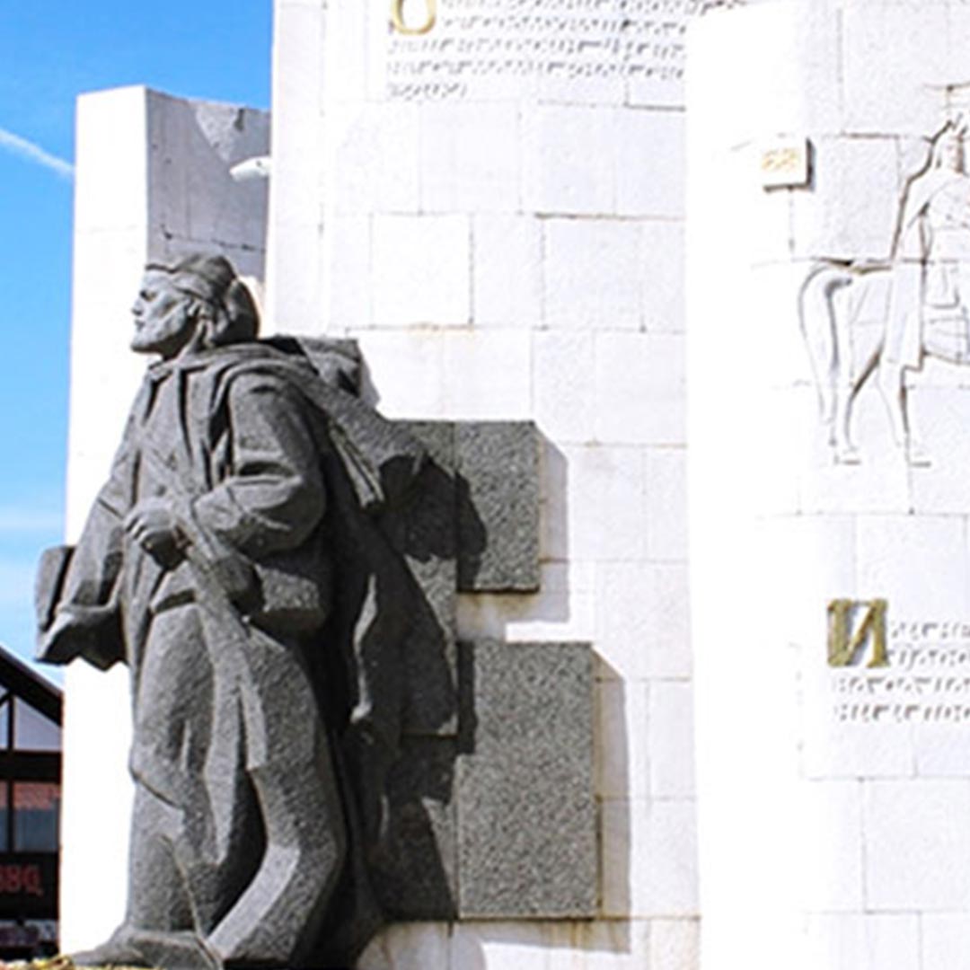 Monument of Saint Paisius of Hilendar on Vazrazhdane Square in Bansko