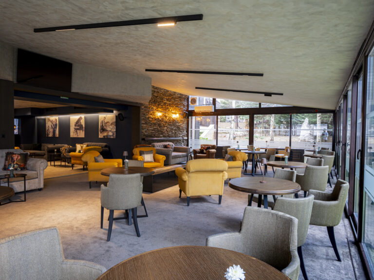 Lobby bar and lounge at Premier Luxury Mountain Resort, Bansko