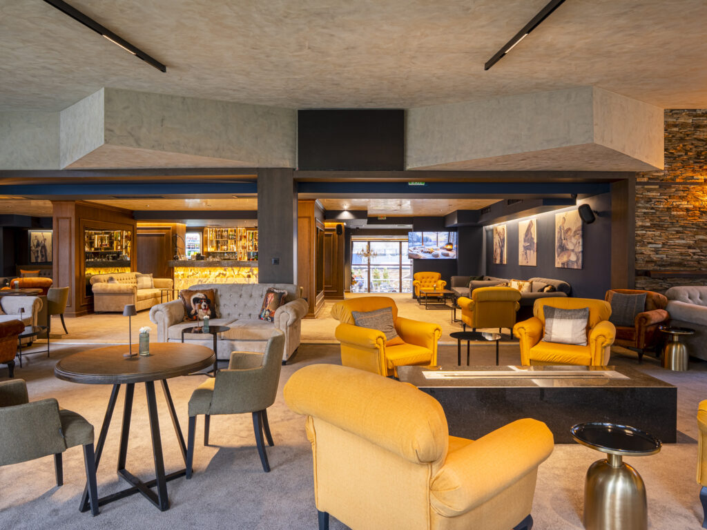 Lobby bar and lounge at Premier Luxury Mountain Resort, Bansko