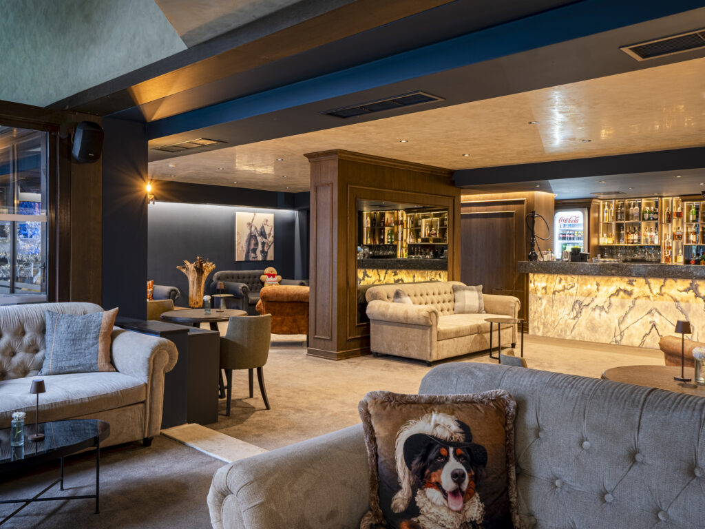 Lobby bar and lounge at Premier Luxury Mountain Resort, Bansko